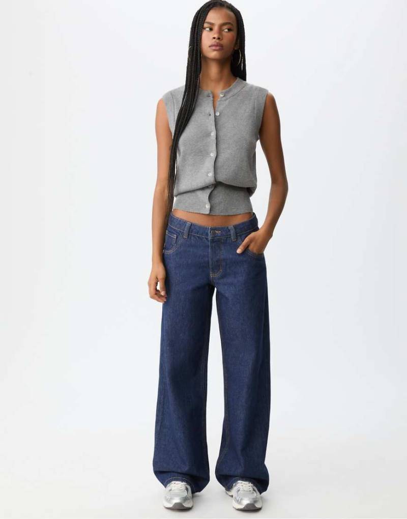 Stradivarius - Lockere, weite Jeans in blauer Rinse-Waschung von Stradivarius