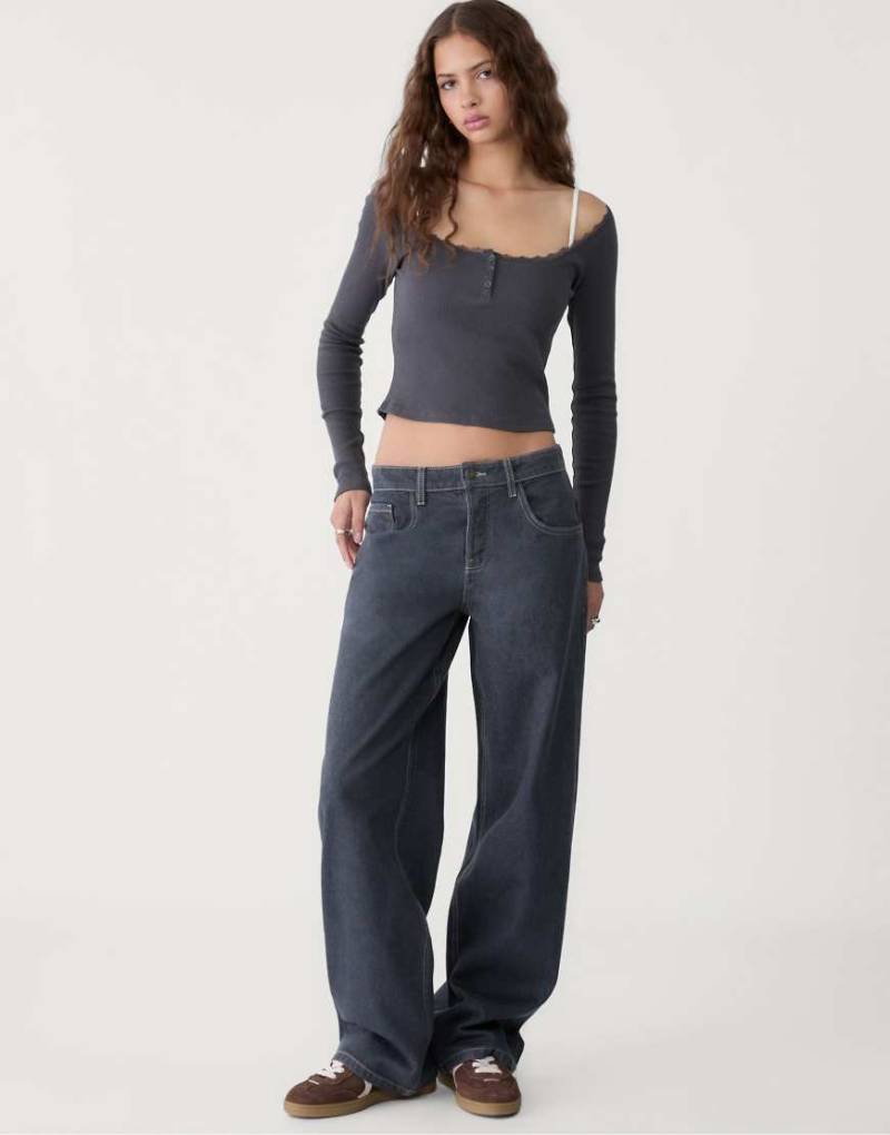 Stradivarius - Lockere Baggy-Jeans in Mittelgrau von Stradivarius
