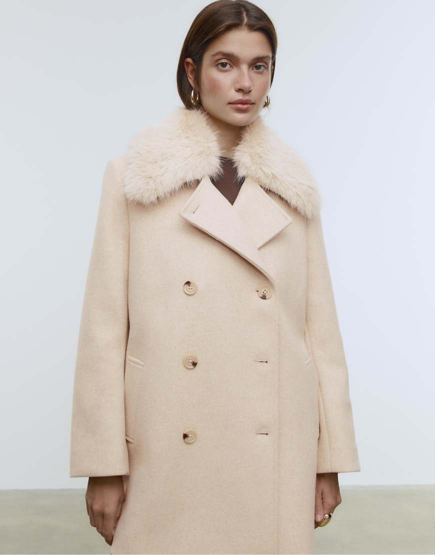 Stradivarius - Mantel in Ecru mit Kunstpelzkragen und Filzstruktur-Weiß von Stradivarius