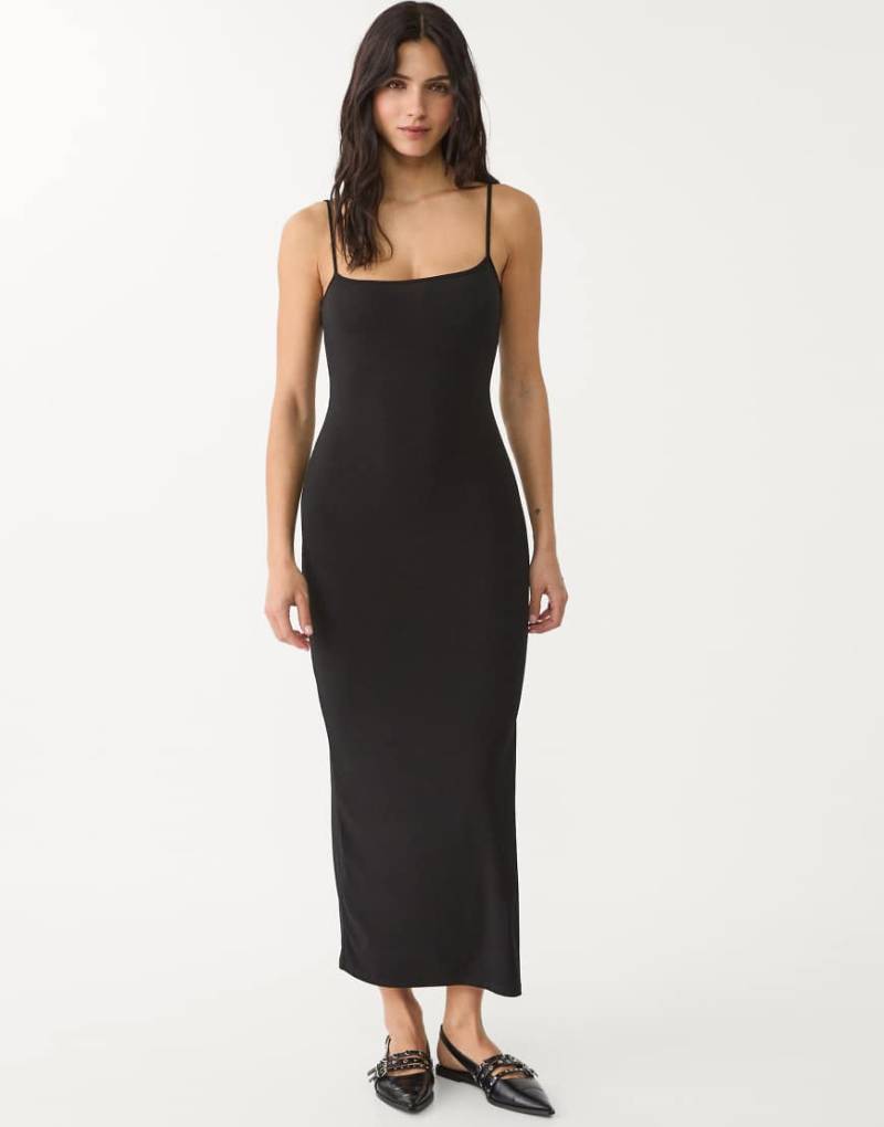 Stradivarius - Maxikleid mit dünnen Trägern in Schwarz von Stradivarius