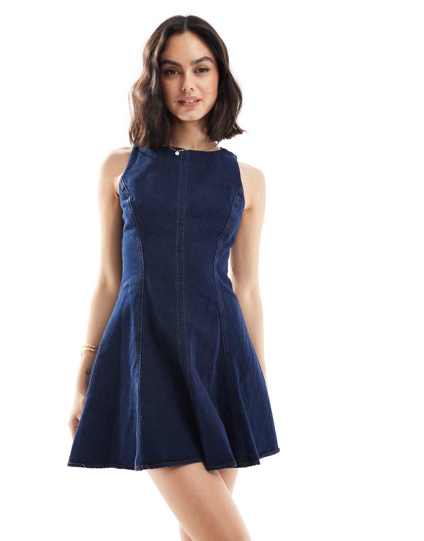 Stradivarius - Mini-Jeanskleid in dunkler Waschung-Blau Stradivarius - Mini-Jeanskleid in dunkler Waschung-Blau von Stradivarius