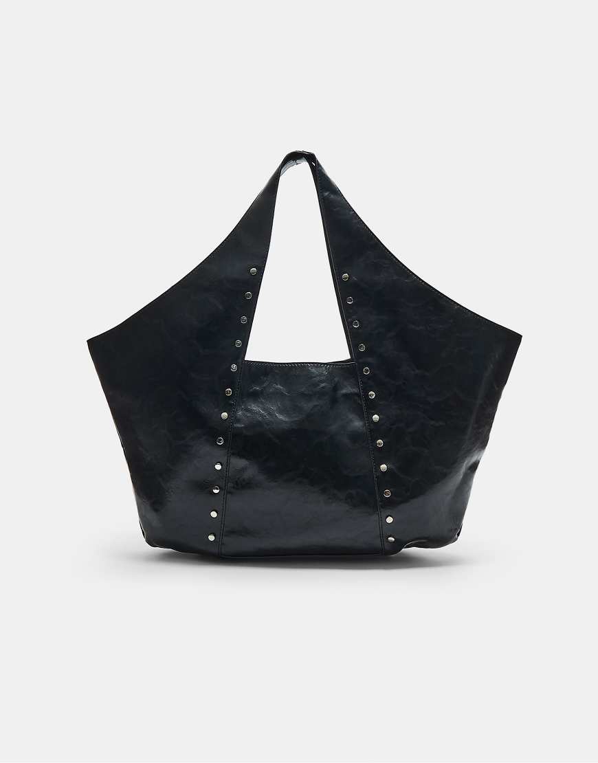 Stradivarius - Mit Nieten besetzte Tasche in schwarzer Lederoptik von Stradivarius