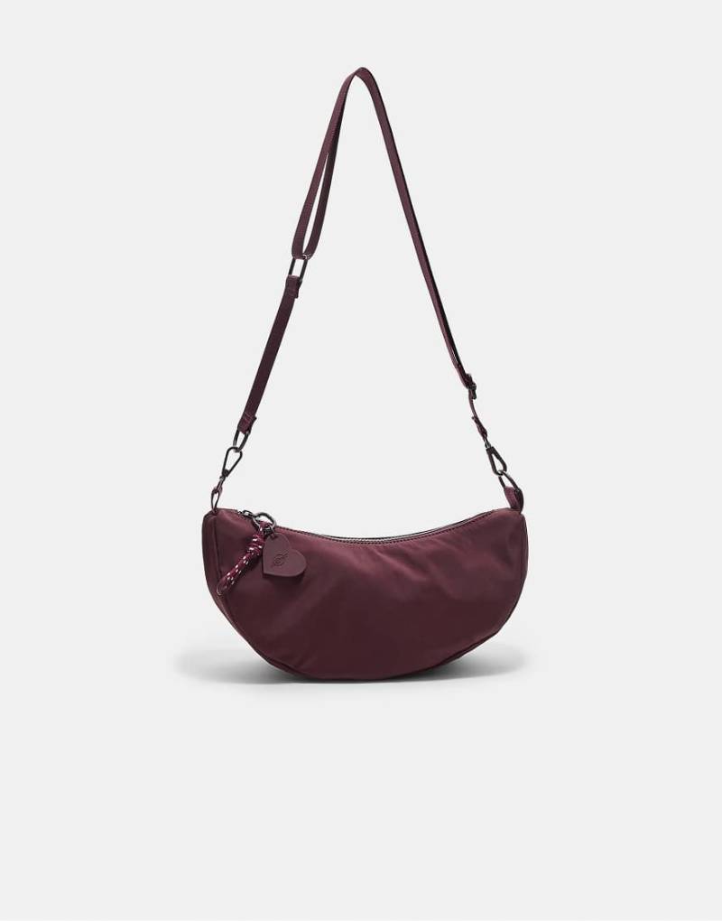 Stradivarius - Moon Bag zum Umhängen aus Stoff in Burgunderrot von Stradivarius