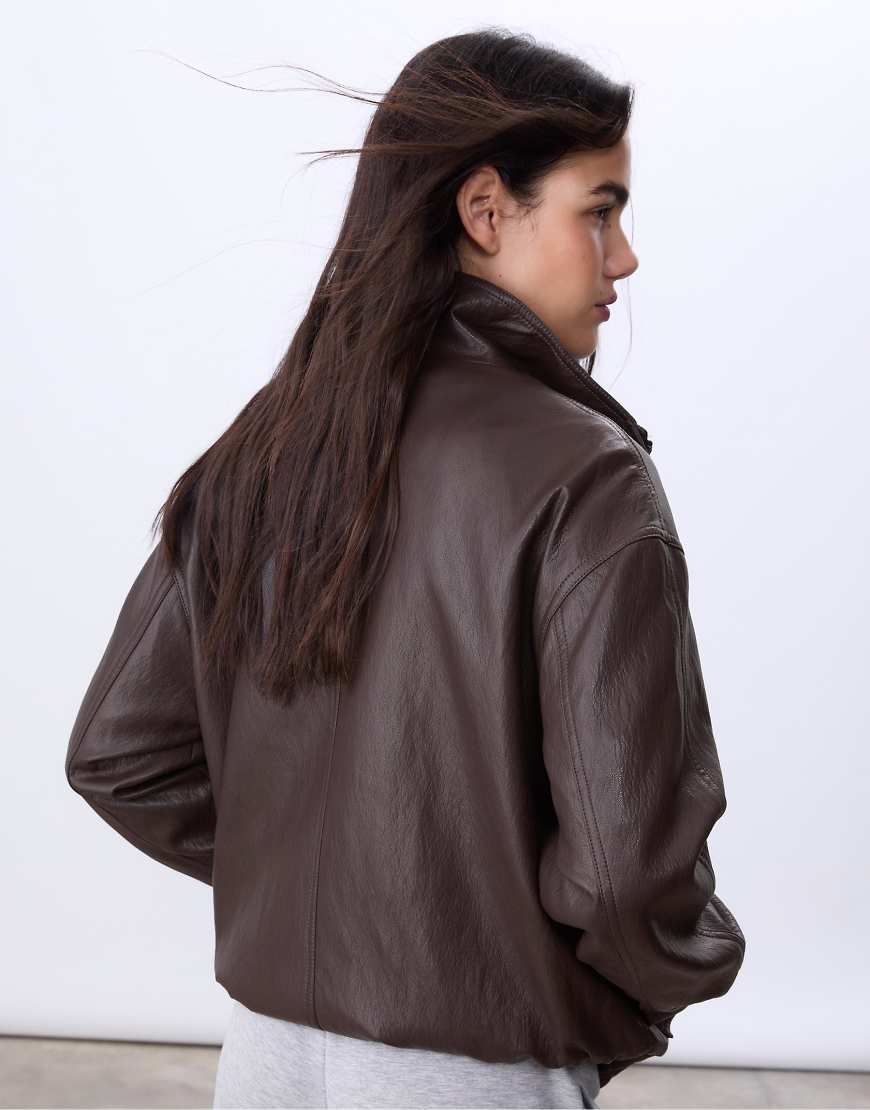 Stradivarius - Oversize-Jacke aus Kunstleder in Braun-Brown von Stradivarius