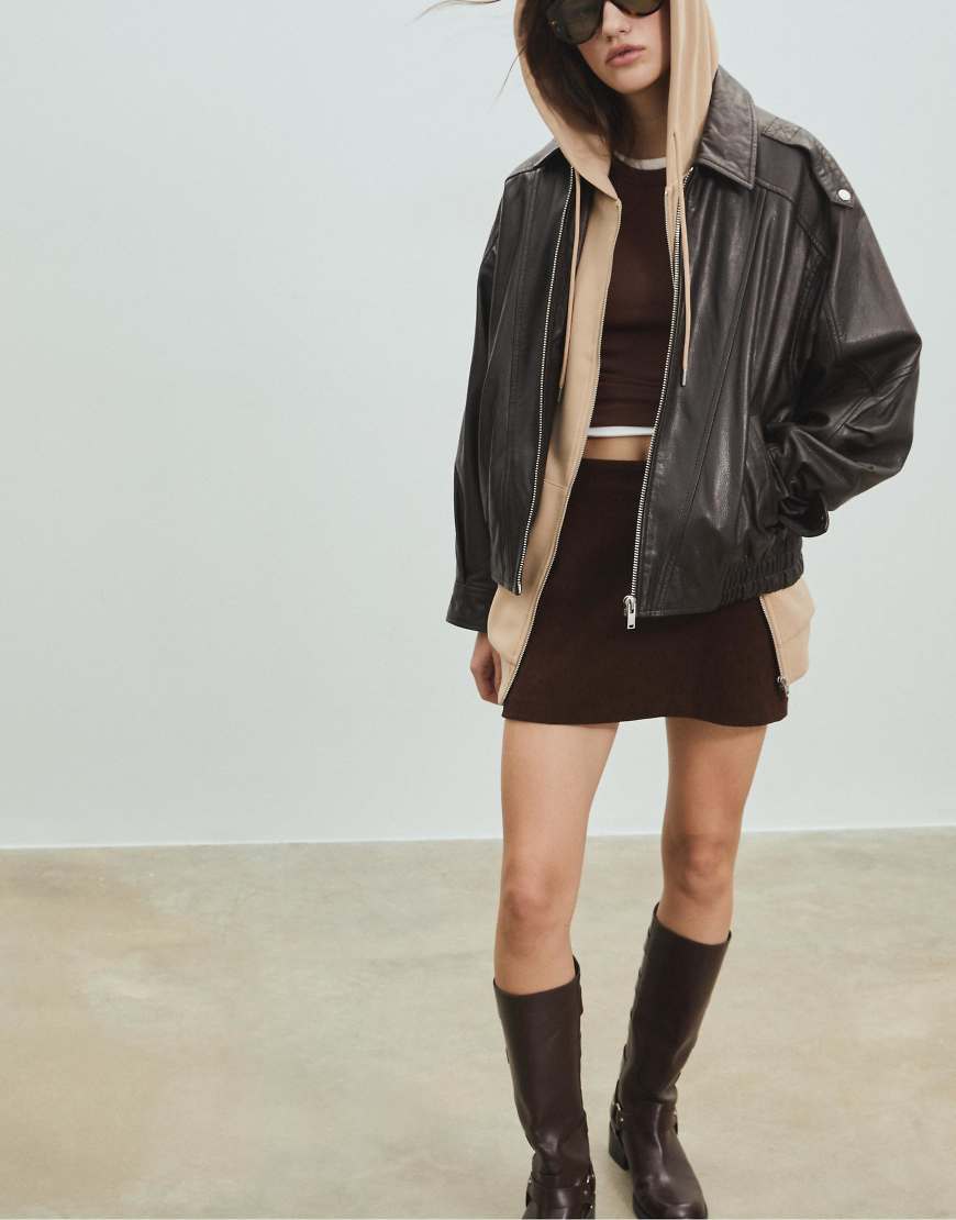 Stradivarius - Oversize-Kapuzenpullover in Steinbeige-Weiß von Stradivarius