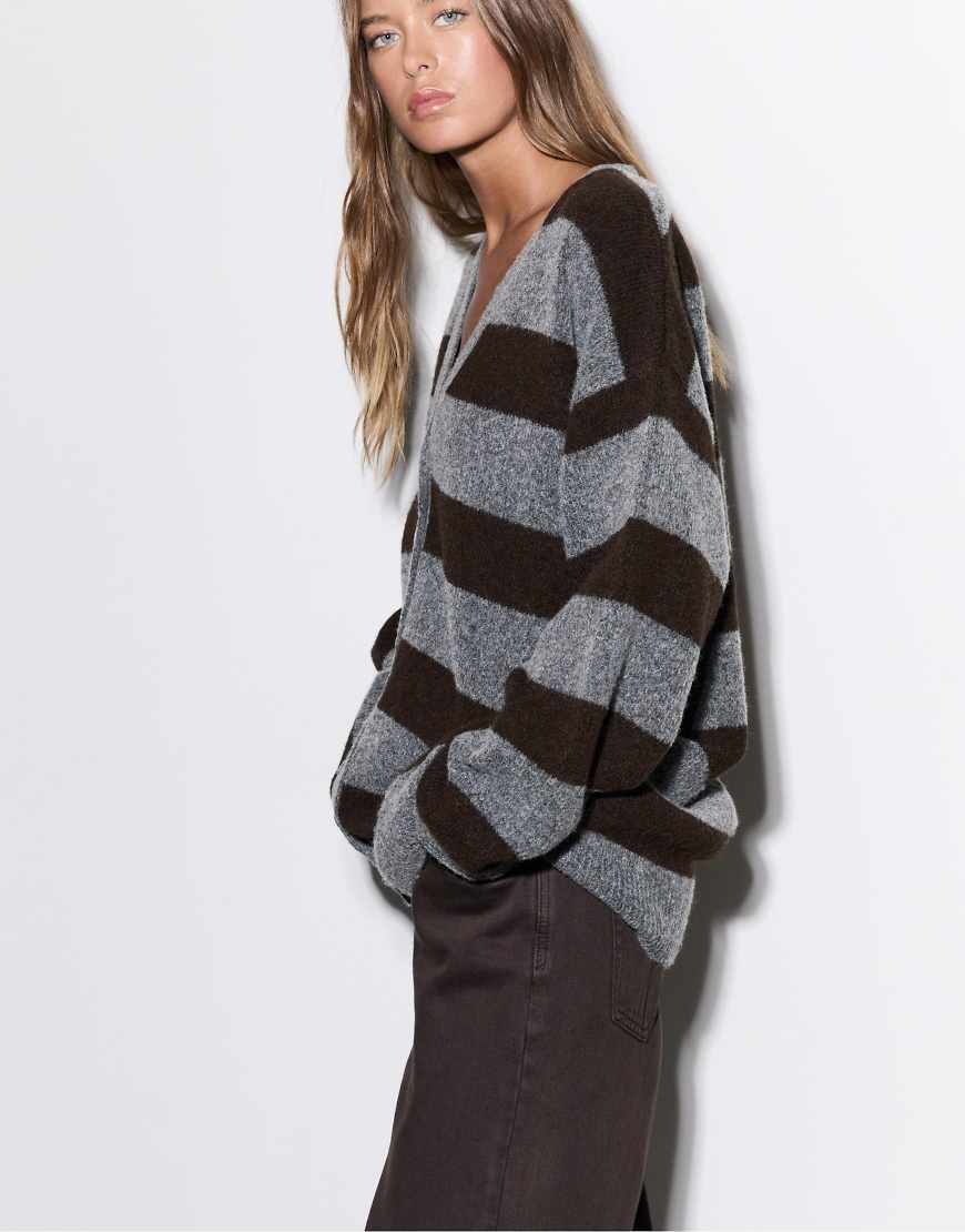 Stradivarius - Oversize-Strickjacke in Dunkelgrau von Stradivarius