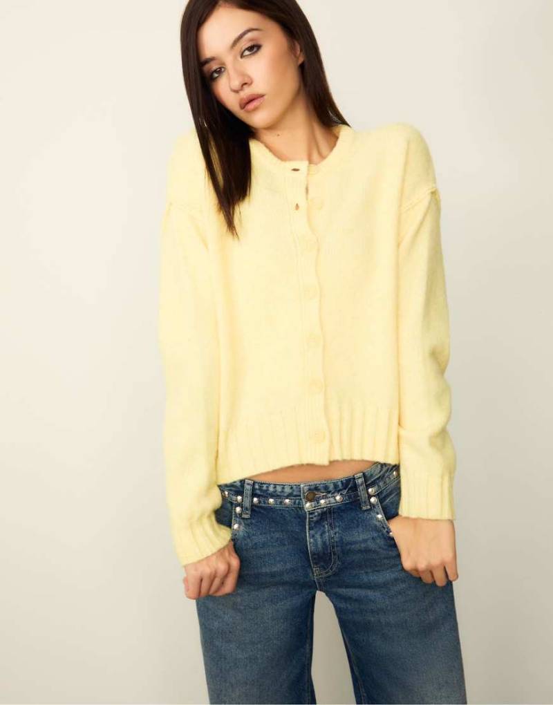 Stradivarius - Oversize-Strickjacke in Gold-Gelb von Stradivarius