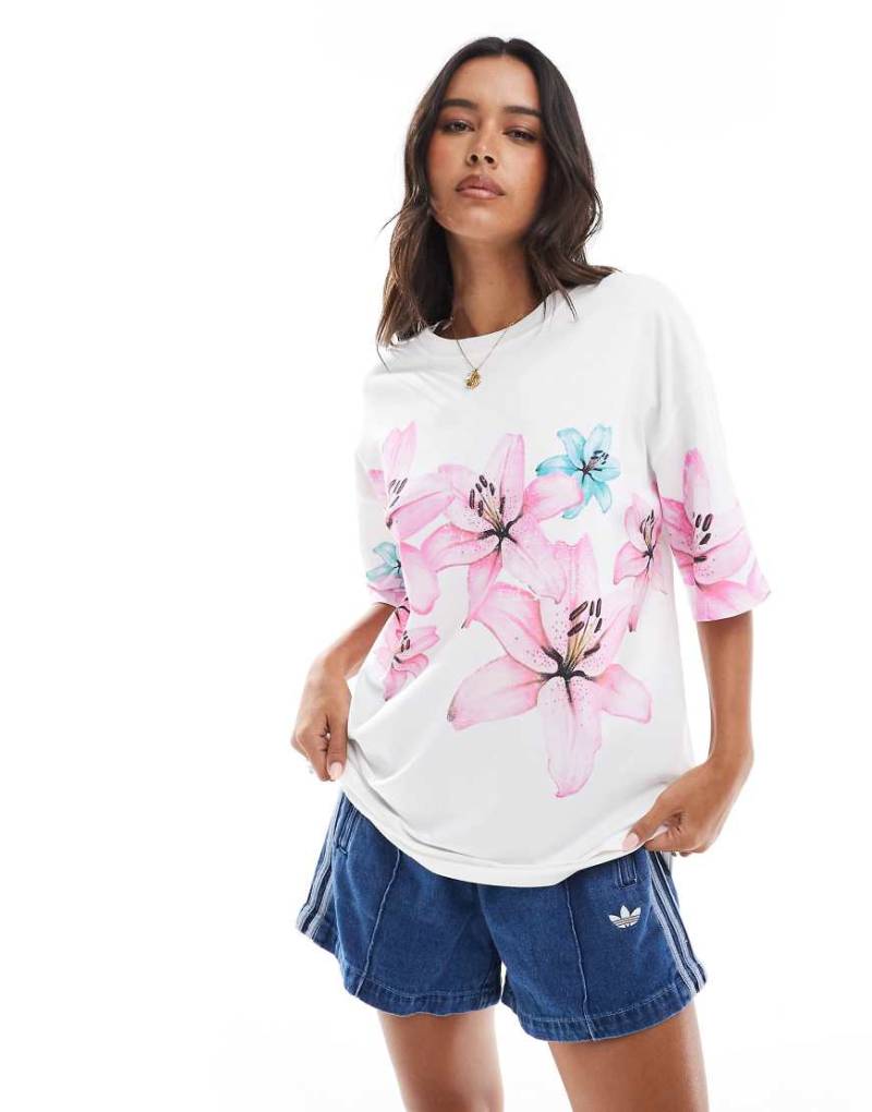 Stradivarius - Oversize-T-Shirt mit Blumenprint-Weiß Stradivarius - Oversize-T-Shirt mit Blumenprint-Weiß von Stradivarius