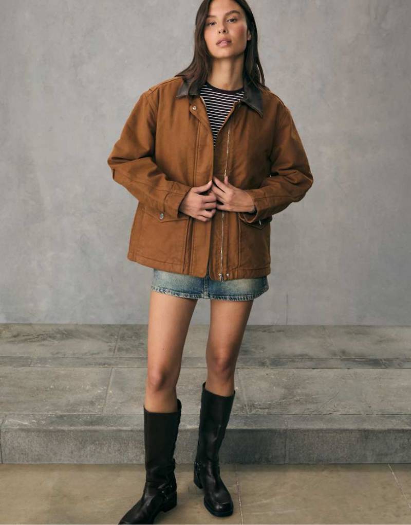 Stradivarius - Parka aus Kunstleder in Rostrot mit Kontrastoptik-Brown von Stradivarius