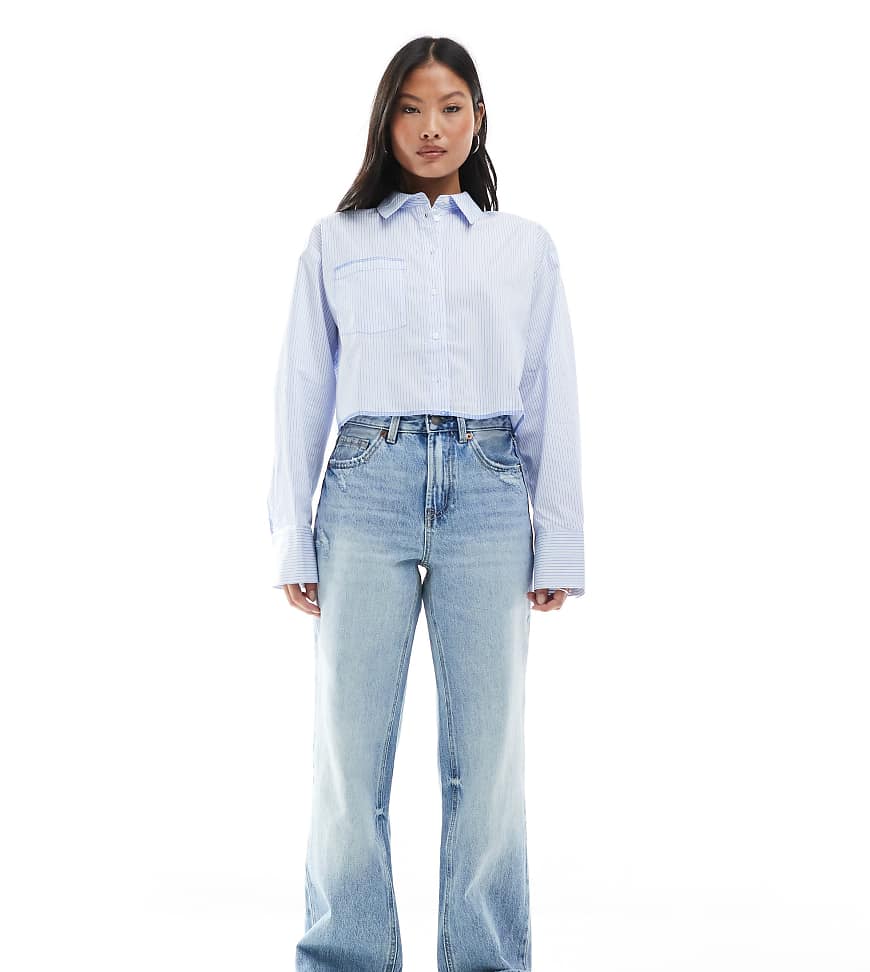 Stradivarius Petite - D92 - Gerade geschnittene Jeans in Hellblau mit weitem Bein von Stradivarius