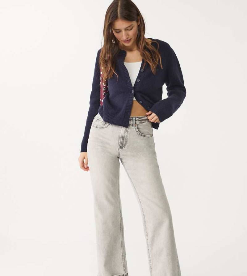 Stradivarius Petite - D92 - Gerade geschnittene Jeans in Hellgrau mit weitem Bein von Stradivarius