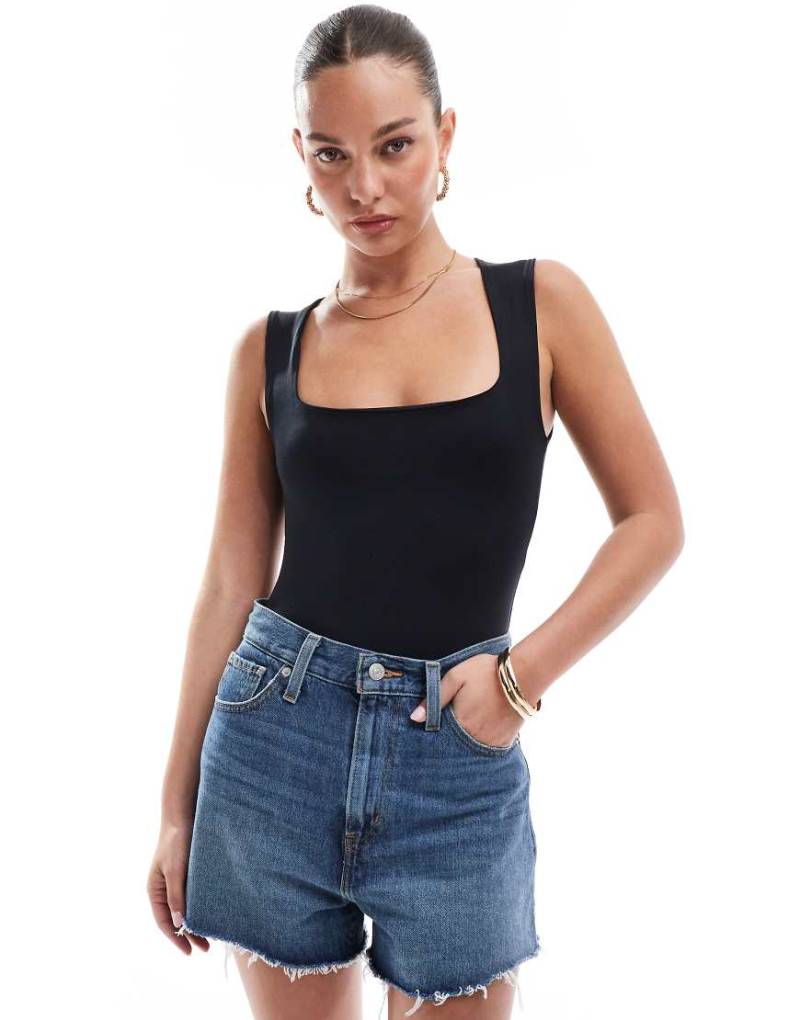 Stradivarius - Polyamid-Body in Schwarz mit eckigem Ausschnitt von Stradivarius