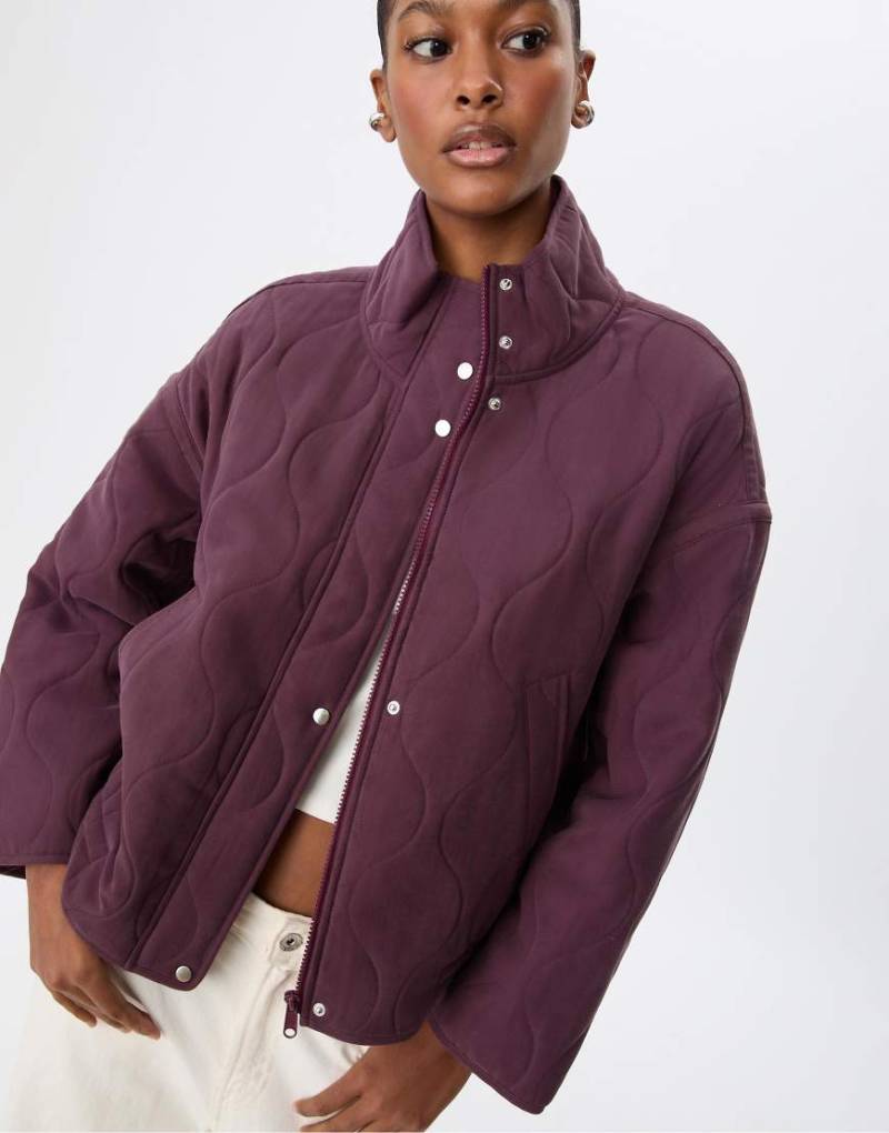 Stradivarius - Pufferjacke in Burgunderrot von Stradivarius