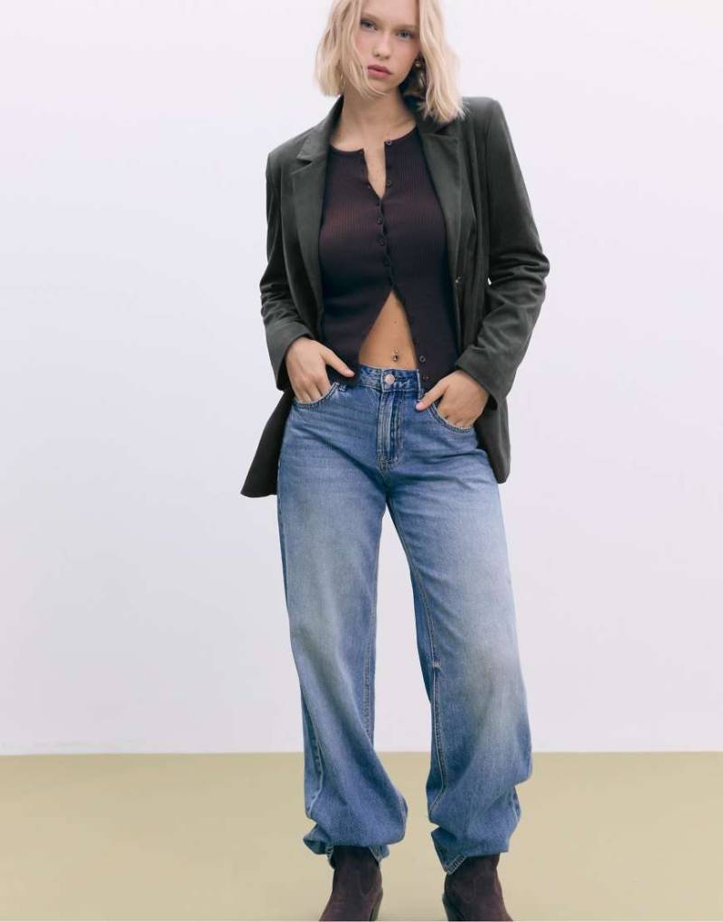 Stradivarius - Regular-Fit-Blazer in Grün aus Wildlederimitat von Stradivarius