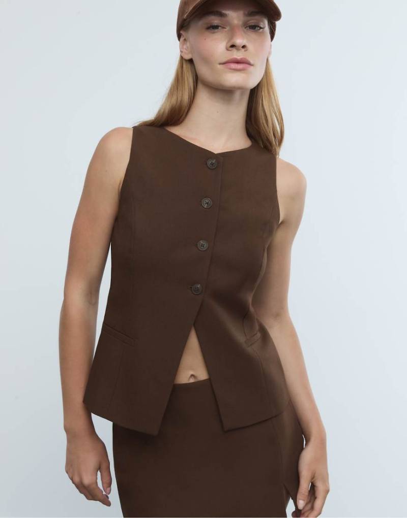 Stradivarius - Regular-Fit-Weste in Braun mit Knöpfen-Brown von Stradivarius