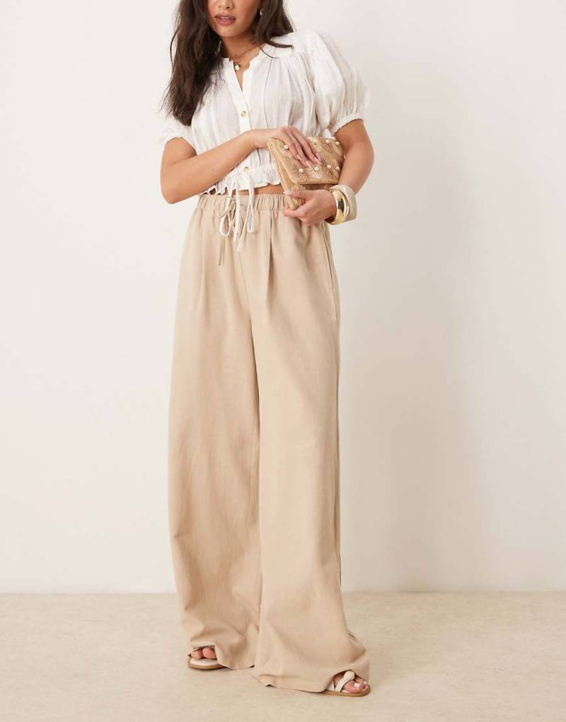 Stradivarius - STR - Hose in steinbeiger Leinenoptik mit Kordelzug-Neutral von Stradivarius