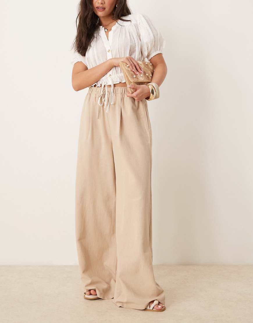 Stradivarius - STR - Hose in steinbeiger Leinenoptik mit Kordelzug-Neutral von Stradivarius