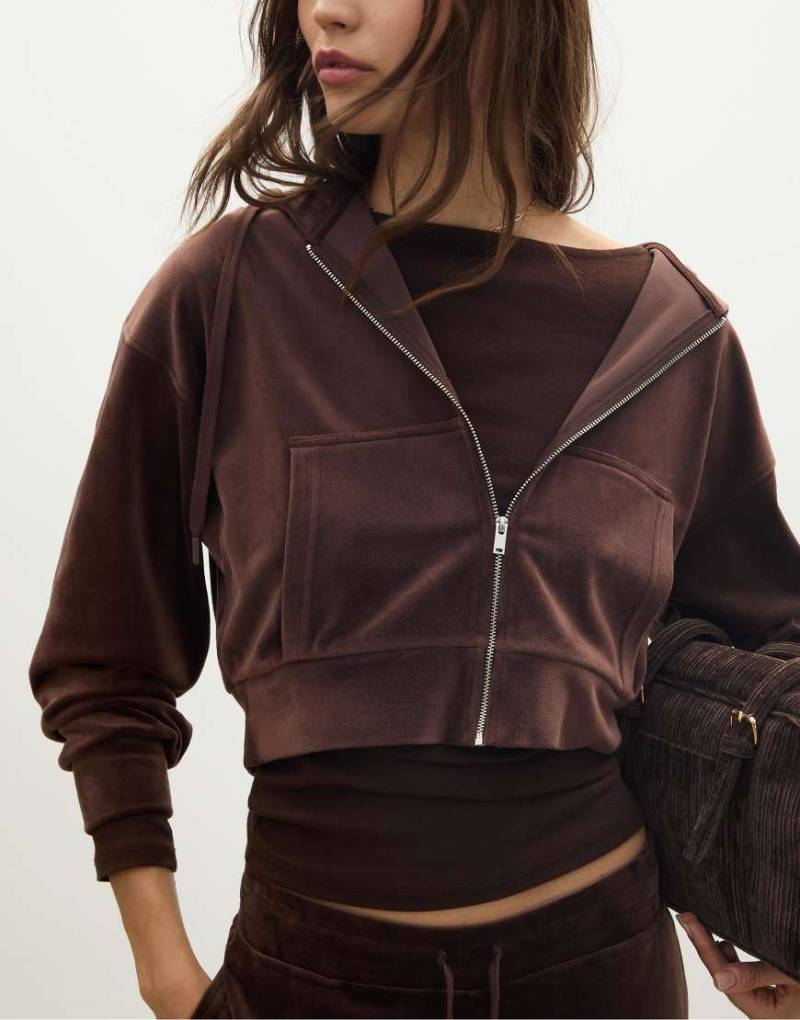 Stradivarius - Samt-Kapuzenjacke in Braun mit Reißverschluss-Brown von Stradivarius
