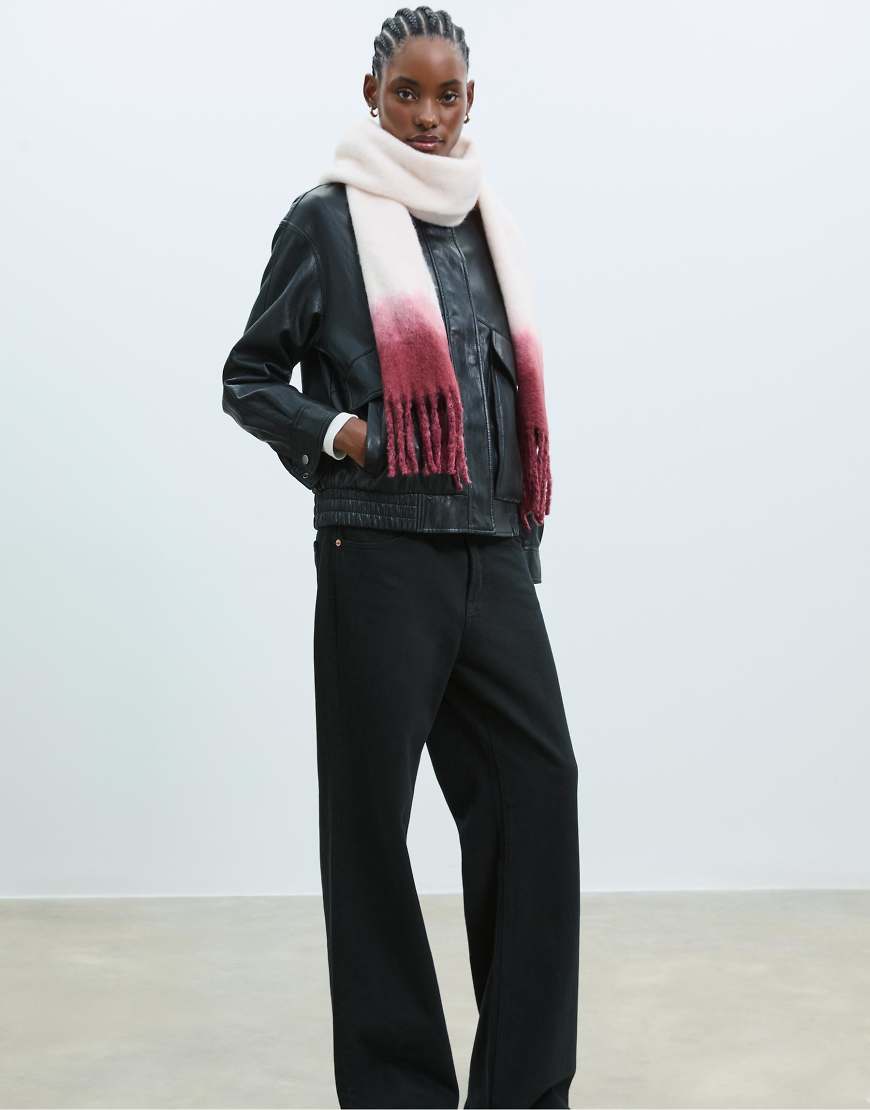 Stradivarius - Schal in Burgunderrot mit Dip-Dye-Färbung von Stradivarius