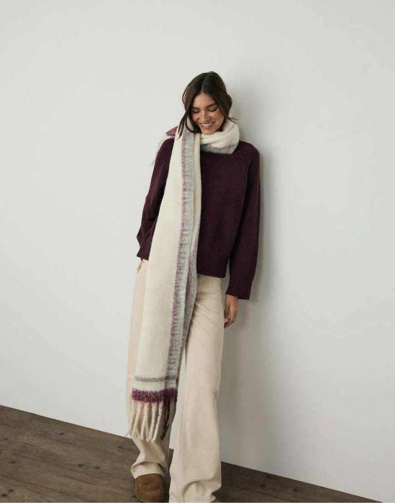 Stradivarius - Schal in Ecru mit farbigem Rand-Weiß von Stradivarius