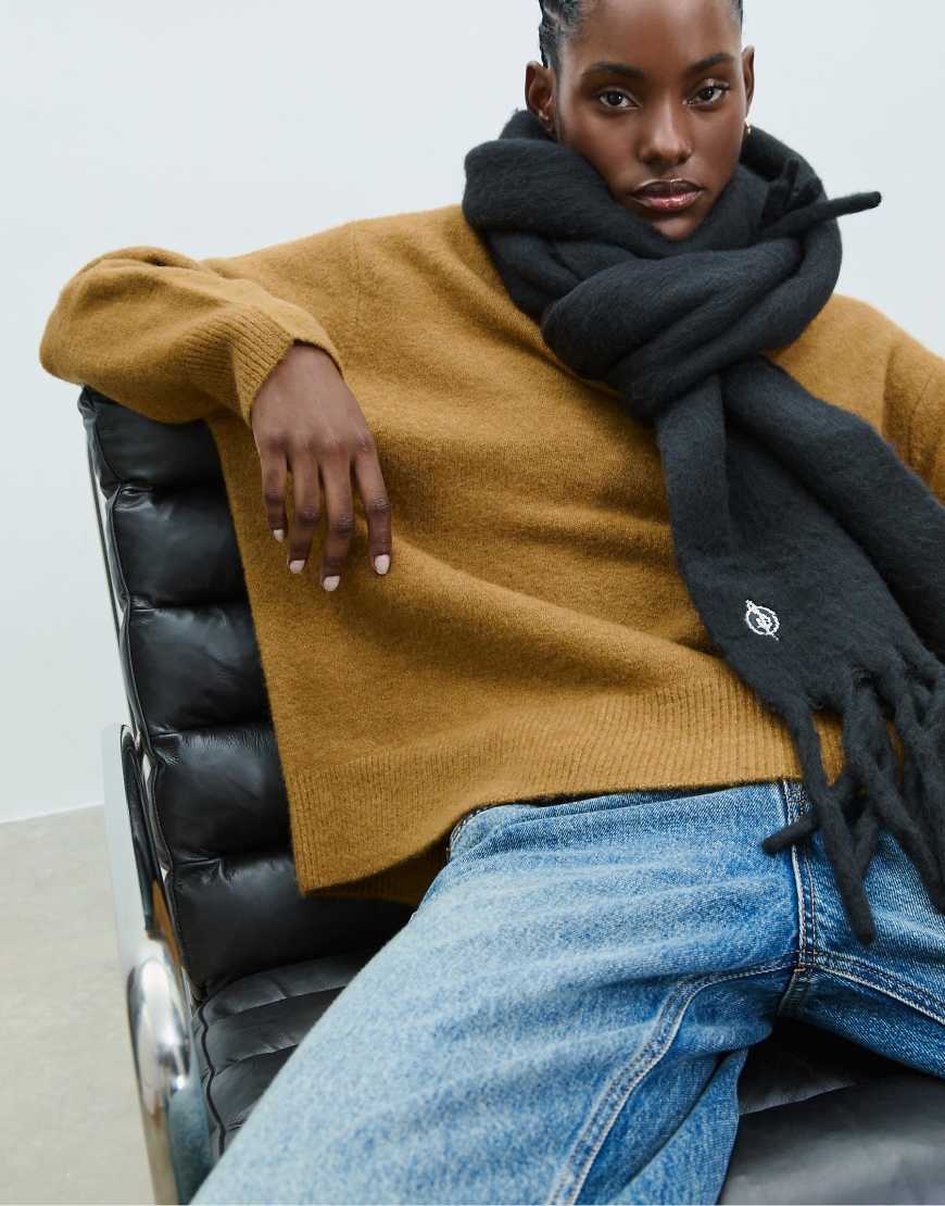 Stradivarius - Schlichter Basic-Schal in Schwarz Stradivarius - Schlichter Basic-Schal in Schwarz von Stradivarius