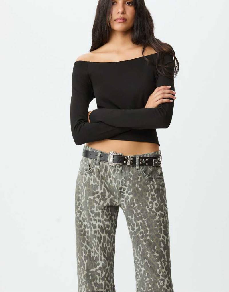 Stradivarius - Schulterfreies Oberteil in Schwarz von Stradivarius