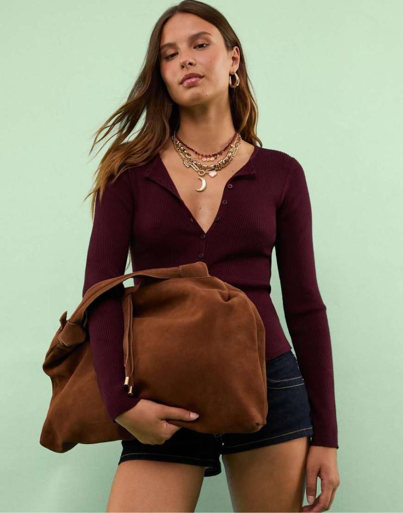 Stradivarius - Schultertasche aus Wildleder in Beige mit Zierknoten-Neutral von Stradivarius