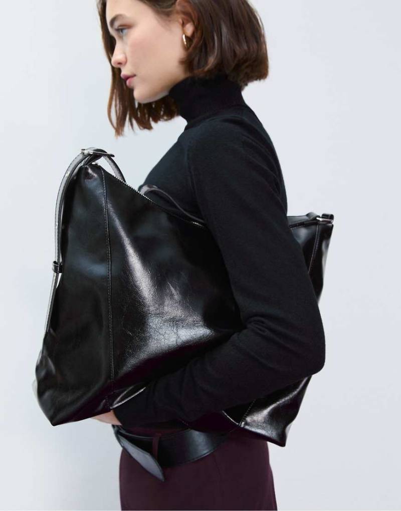 Stradivarius - Schultertasche in Schwarz mit Schnalle von Stradivarius