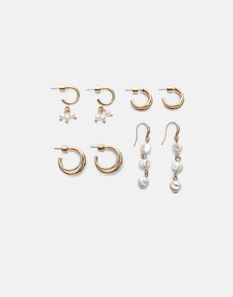 Stradivarius - Set mit 4 Paar Creolen in Gold-Optik mit Kunstperlen-Verzierung-Gelb von Stradivarius