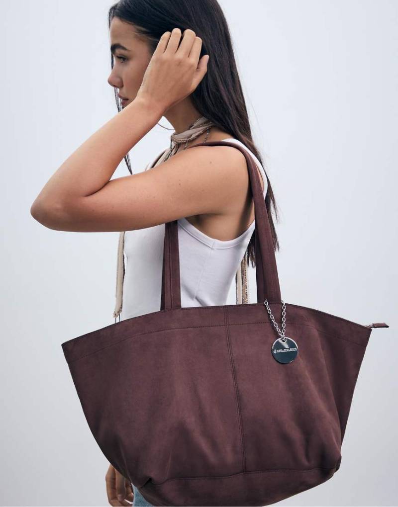 Stradivarius - Shopper in Braun-Brown von Stradivarius