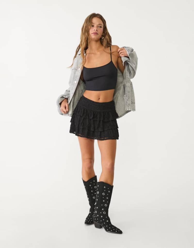 Stradivarius - Skort aus Spitze in Schwarz von Stradivarius