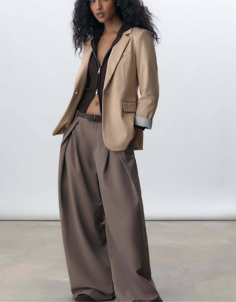 Stradivarius - Slim-Fit-Blazer in Ecru-Weiß von Stradivarius