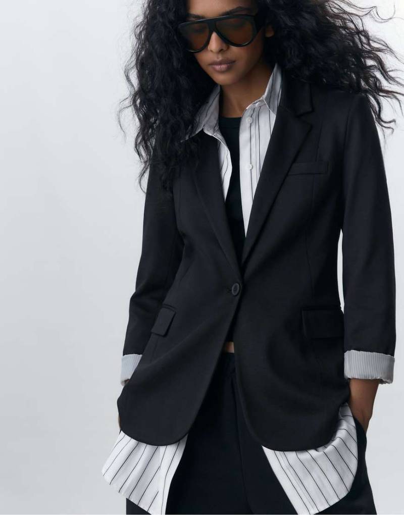 Stradivarius - Slim-Fit-Blazer in Schwarz von Stradivarius