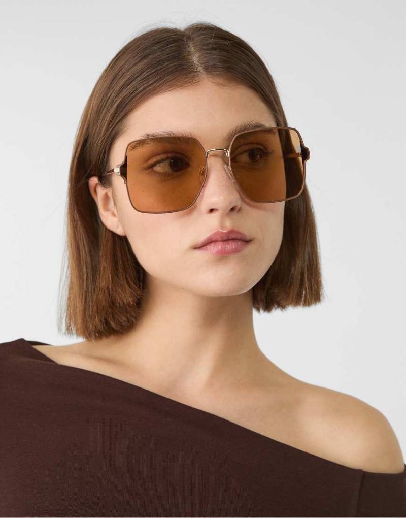 Stradivarius - Sonnenbrille mit Metallbügeln in Braun von Stradivarius