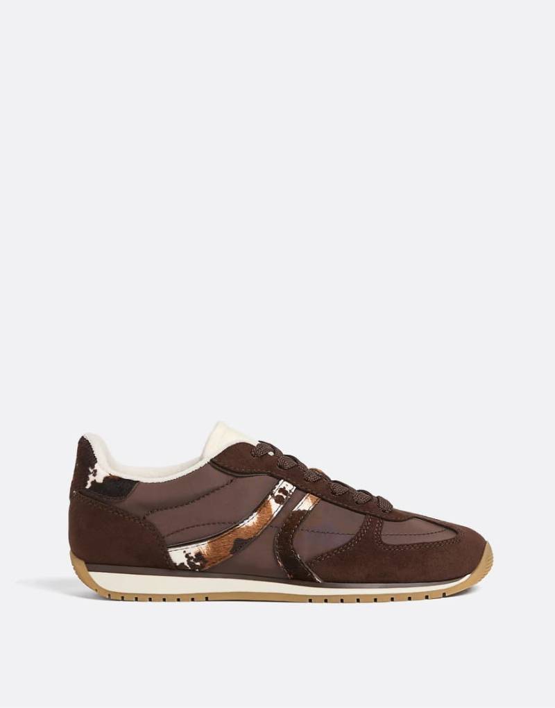 Stradivarius - Sport-Sneaker in Braun mit Animal-Print-Details-Brown von Stradivarius