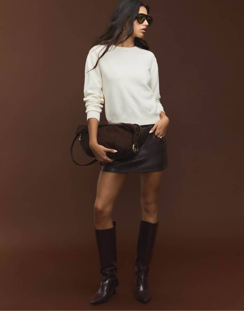 Stradivarius - Stiefeletten in Burgunderrot mit Kitten-Absatz von Stradivarius