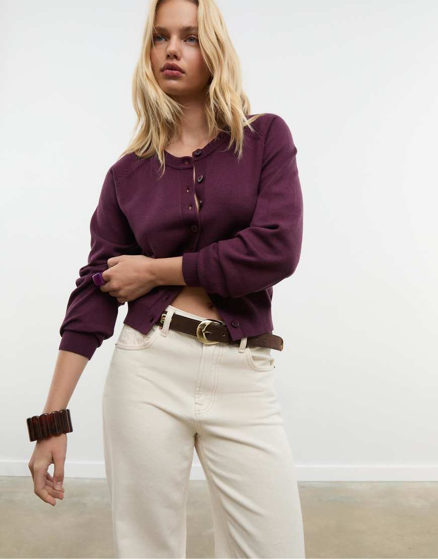 Stradivarius - Strickjacke in Aubergine mit Knöpfen und Raglanärmeln-Lila Stradivarius - Strickjacke in Aubergine mit Knöpfen und Raglanärmeln-Lila von Stradivarius