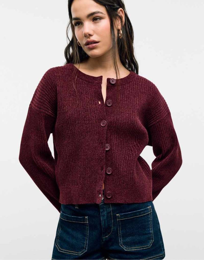 Stradivarius - Strickjacke in Aubergine mit Knopfleiste-Lila von Stradivarius