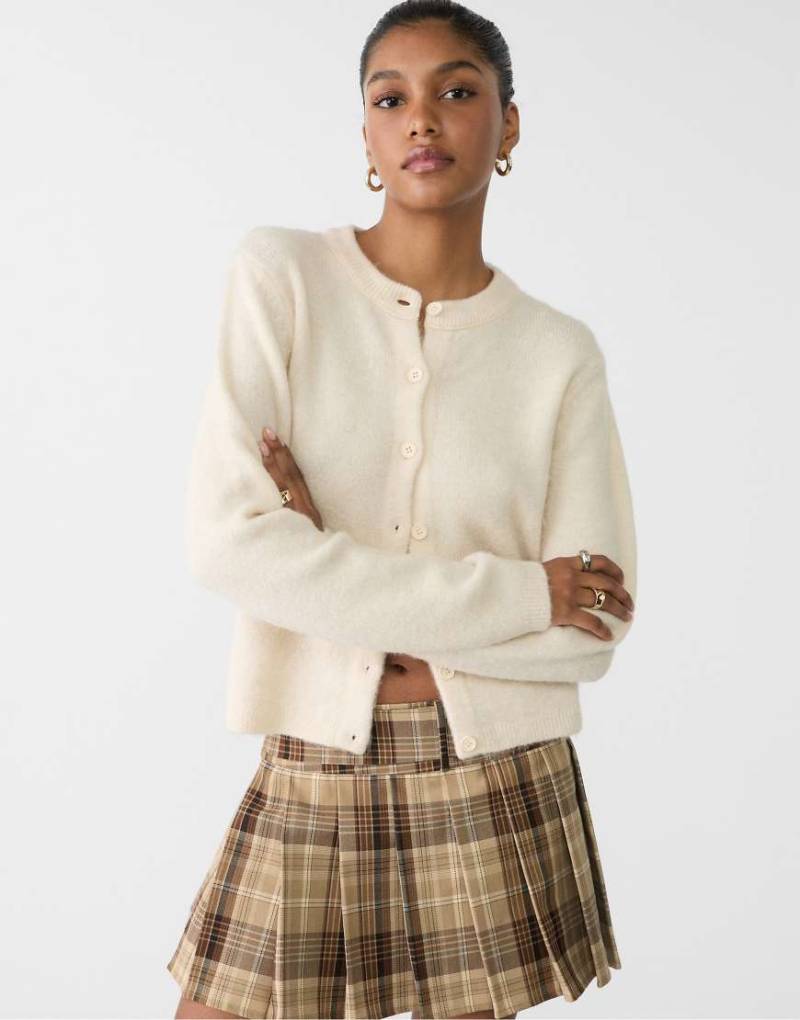 Stradivarius - Strickjacke in Ecru-Weiß von Stradivarius