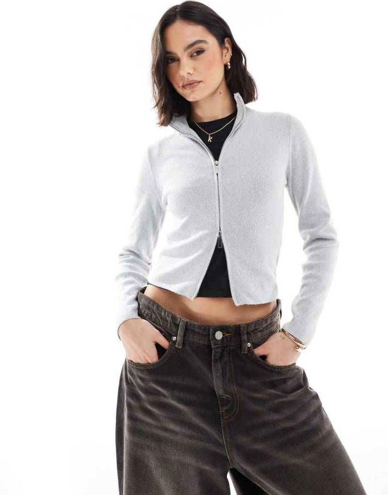 Stradivarius - Strickjacke in Grau mit Reißverschluss von Stradivarius