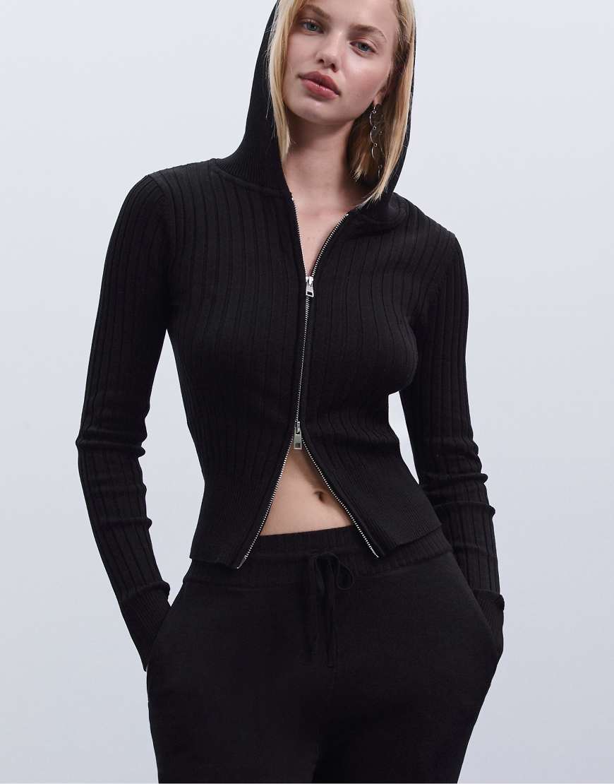 Stradivarius - Strickjacke in Schwarz mit Reißverschluss Stradivarius - Strickjacke in Schwarz mit Reißverschluss von Stradivarius