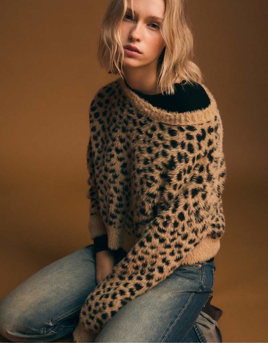 Stradivarius - Strickpullover aus Kunstpelz in Beige-Neutral von Stradivarius