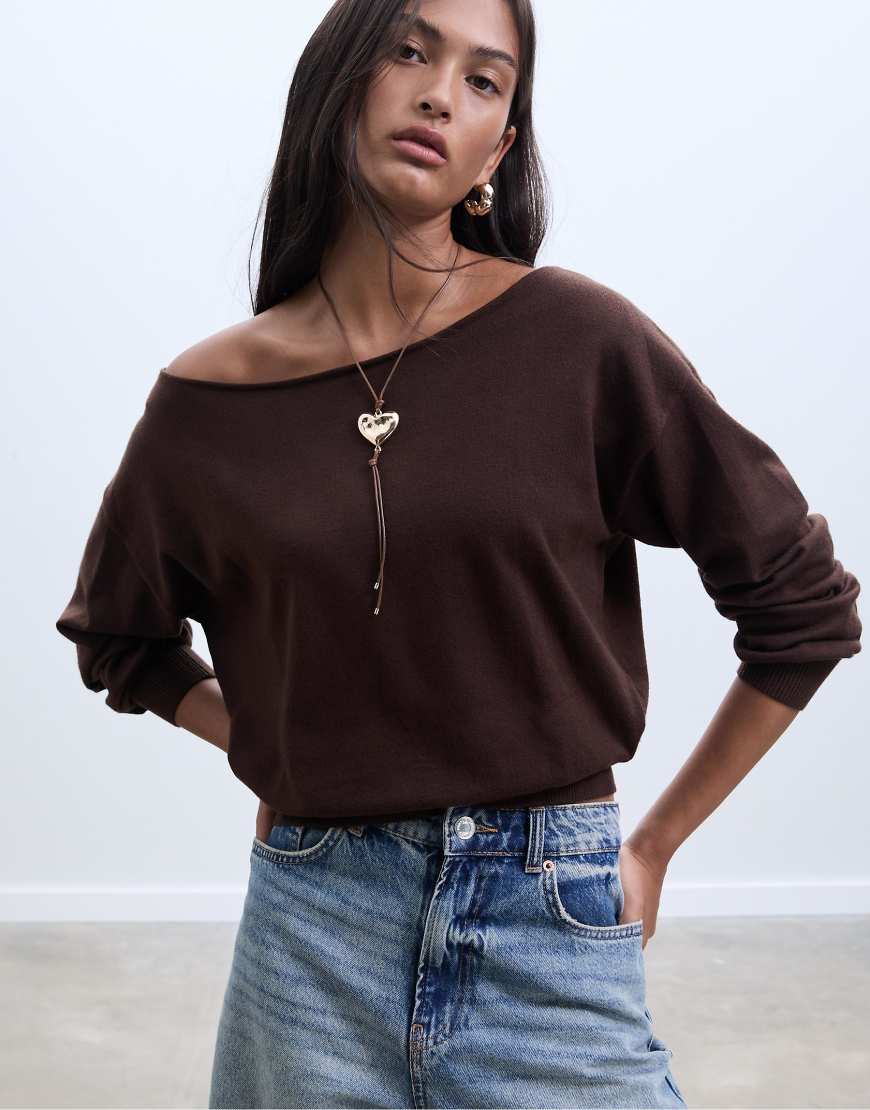 Stradivarius - Strickpullover in Braun mit U-Boot-Ausschnitt-Brown Stradivarius - Strickpullover in Braun mit U-Boot-Ausschnitt-Brown von Stradivarius