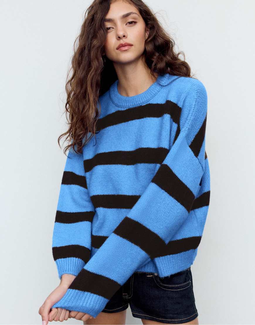 Stradivarius - Strickpullover in Himmelblau mit Streifen und Rundhalsausschnitt von Stradivarius