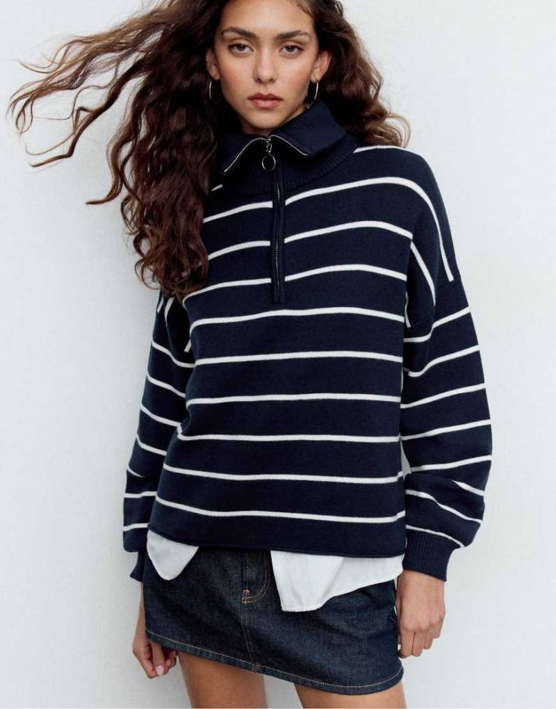 Stradivarius - Strickpullover in Marineblau mit Reißverschluss von Stradivarius