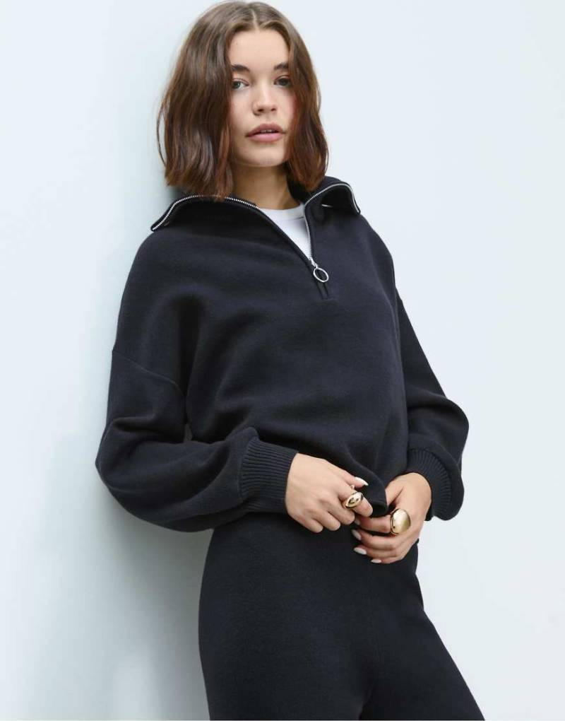 Stradivarius - Strickpullover in Schwarz mit Reißverschluss von Stradivarius