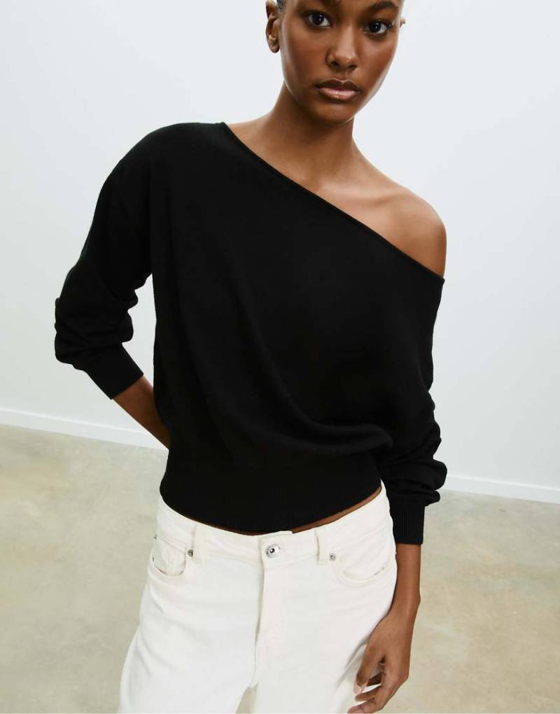 Stradivarius - Strickpullover in Schwarz mit U-Boot-Ausschnitt von Stradivarius