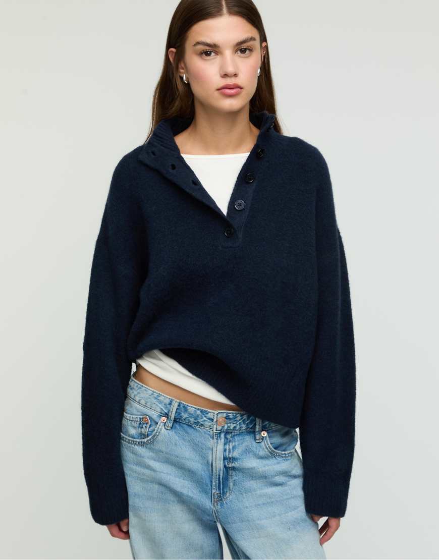 Stradivarius - Strickpullover mit Knöpfen in Marineblau von Stradivarius