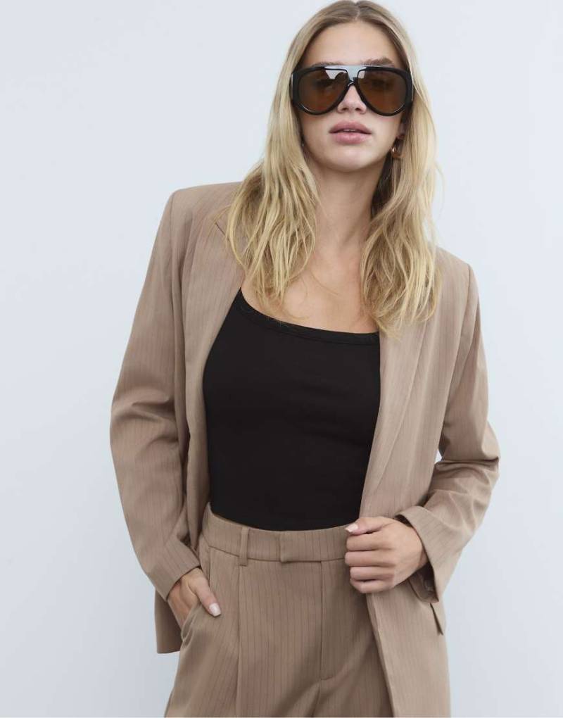 Stradivarius - Strukturierter, offener Blazer in gestreiftem Beige-Neutral von Stradivarius