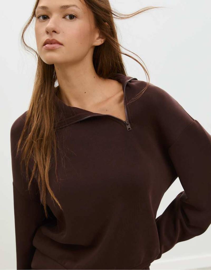 Stradivarius - Sweatshirt in Braun mit weicher Haptik und seitlichem Reißverschluss-Brown von Stradivarius